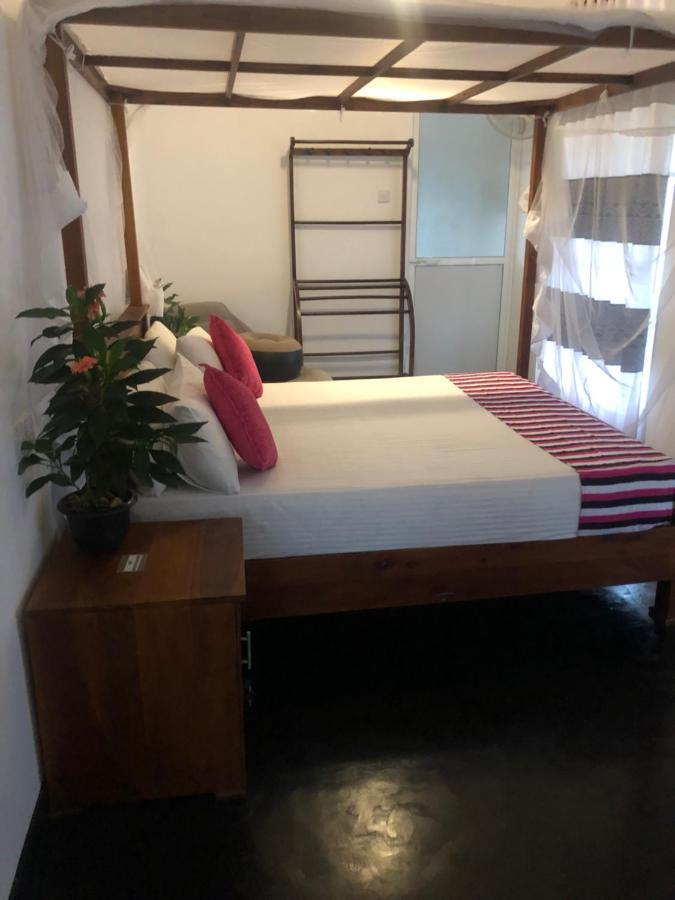 Hiriketiya New Radiant House Hotel Dikwella Bagian luar foto