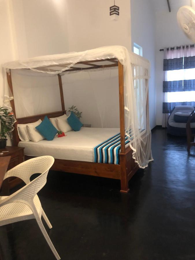 Hiriketiya New Radiant House Hotel Dikwella Bagian luar foto