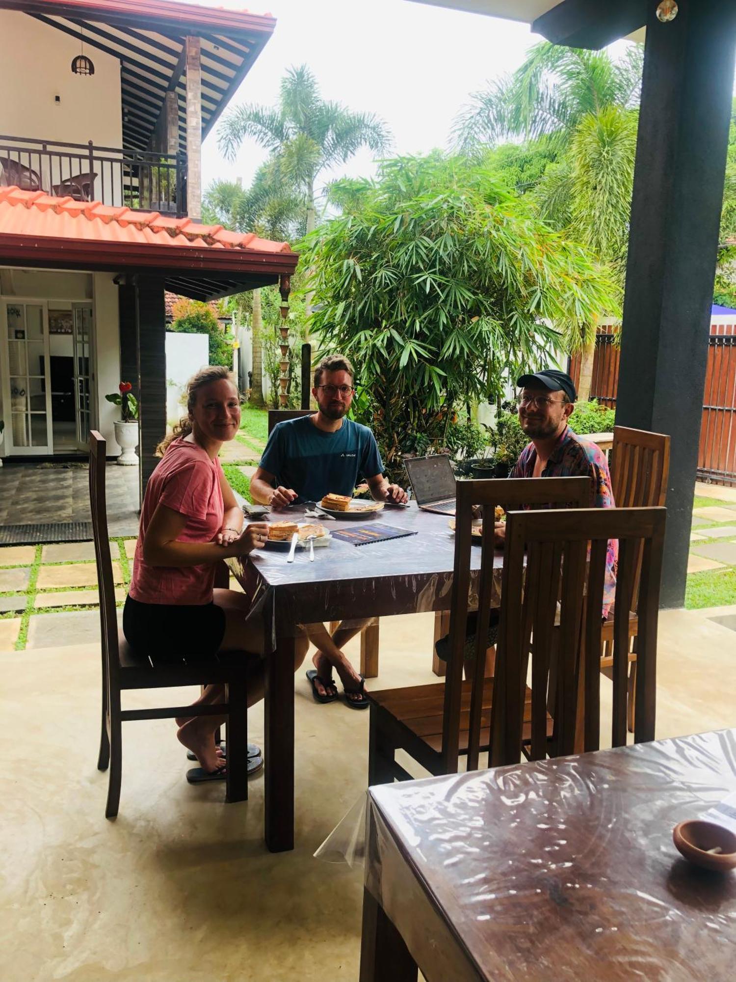 Hiriketiya New Radiant House Hotel Dikwella Bagian luar foto