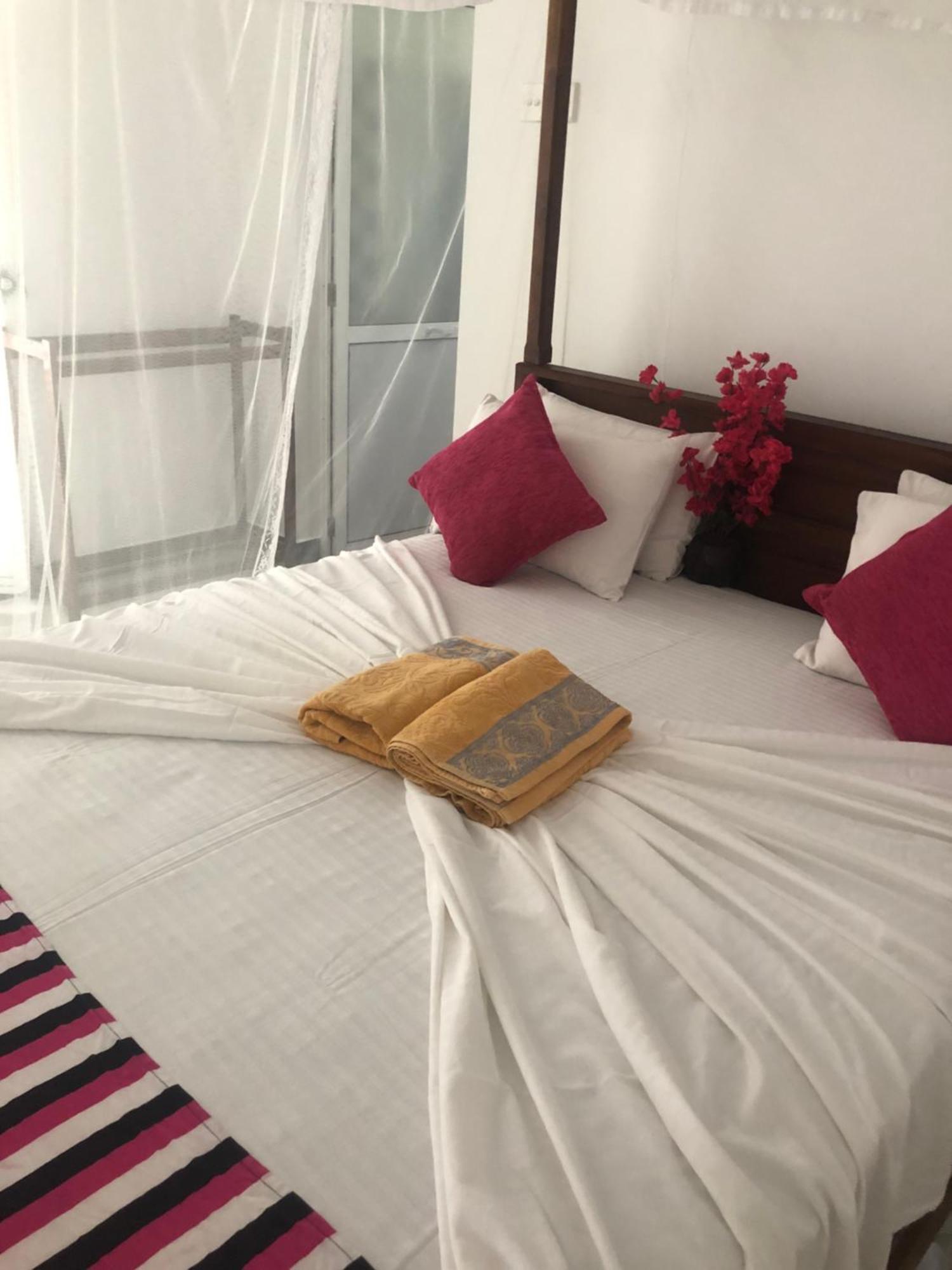 Hiriketiya New Radiant House Hotel Dikwella Bagian luar foto